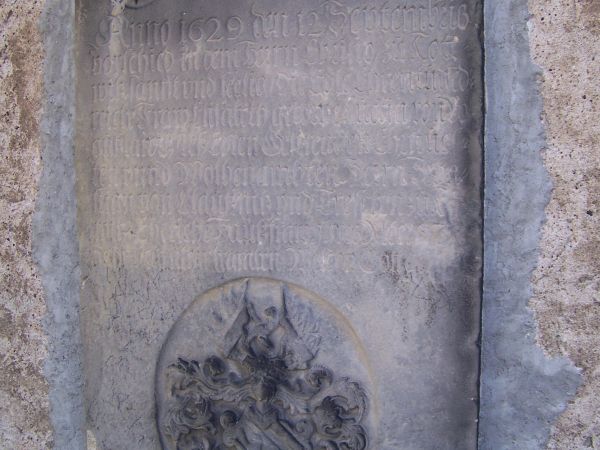 Epitafium na ścianie kościółka z pierwszej połowy XVII wieku