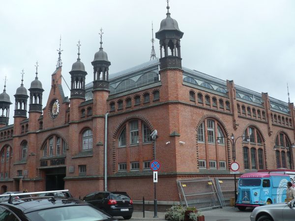 Hala Targowa ar.Kurt Felhaler  oddano do użytku 03.07.1896,ostatnia przebudowa 2001-2005r.