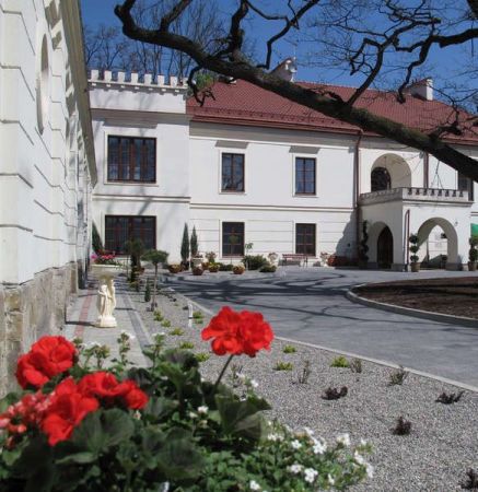 Dubiecko - Zamek Dubiecko
Więcej  o historii zamku Krasickich  www.zamek.dubiecko.pwi.pl