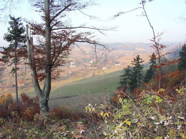 Unisław Śląski - widok na dolinę Unisławską ze Stożka Wielkiego (jesień 2011)