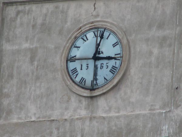 Zegar na kościeel św. Trójcy