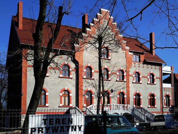 Czeladź. Budynek przy ulicy Sikorskiego