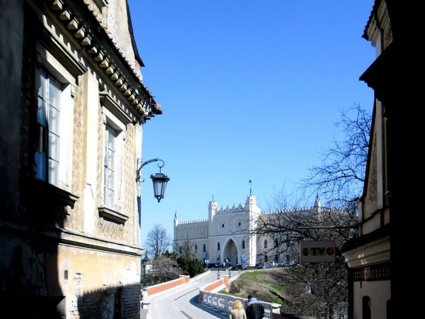 Spojrzenie na Zamek z Bramy Grodzkiej.