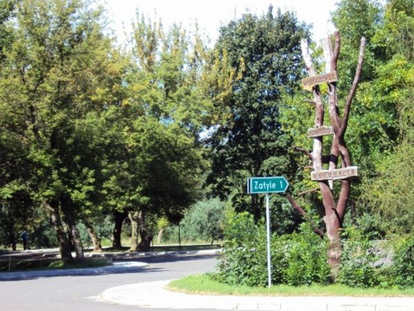 Droga do Zatyla od krajowej 17-ki.