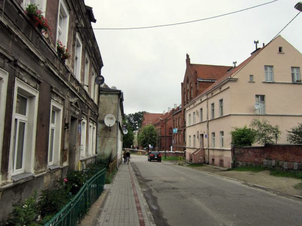 Kętrzyn-stare zabytkowe kamienice przy ul. Asnyka 2012-06-22