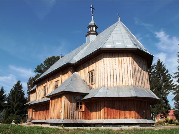 Cerkiew Narodzenia NMP w Stubienku – drewniana parafialna cerkiew greckokatolicka . Świątynia została wzniesiona w 1849 r. Od 1971 r . pełni funkcję kościoła rz