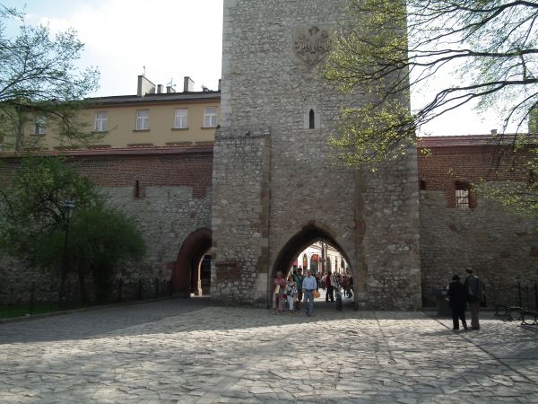 Brama Floriańska od strony Barbakanu