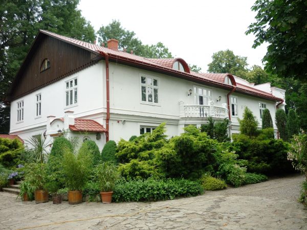 Arboretum i Zakład Fizjografii w Bolestraszycach . Muzeum Przyrodnicze.
