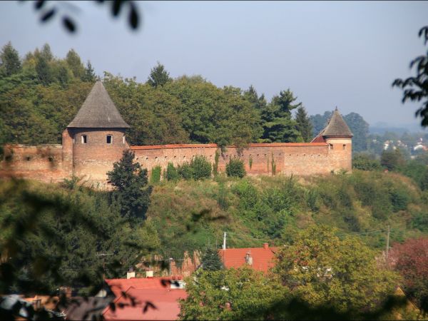 Kościół pw. św. Mikołaja i Stanisława biskupa w Jarosławiu przy ulicy Benedyktyńskiej. Przez starszych mieszkańców zwany Anna Kasarnia, został zbudowany w latac