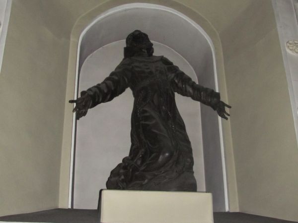 Kościół farny pw. św. Jadwigi Śląskiej - wnętrze