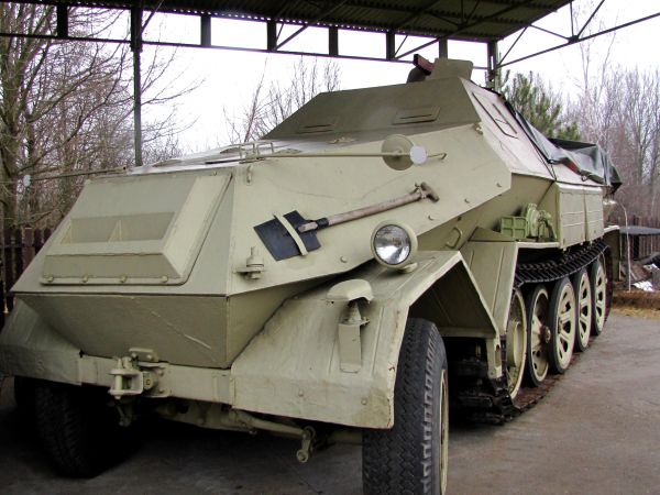 W Skansenie znajduje się także światowy unikat: "LUFCIK" - perełka z Pilicy - to współczesna nazwa częściowo zrekonstruowanego i odnowionego unikatowego ciągnik