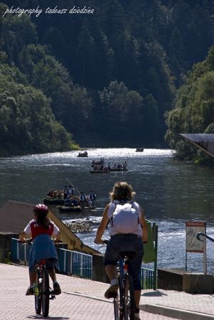 Szczawnica-miejsce gdzie możesz pojeździć na rowerze , spłynąć łodziami po Dunajcu...