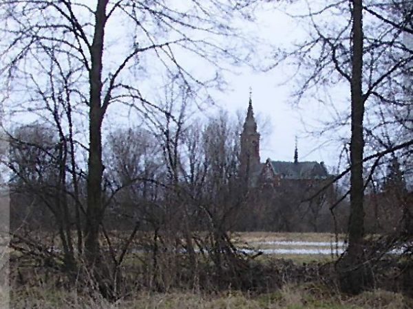 Kościół od strony rozlewisk Antoninki i Świdra