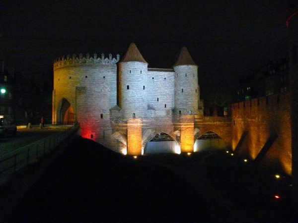 Barbakan na Starym Mieście w W-wie