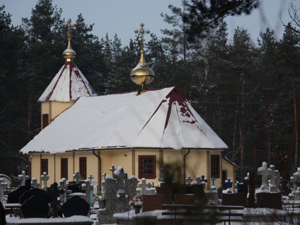 cerkiew w Tyniewiczach Dużych w zimowej szacie