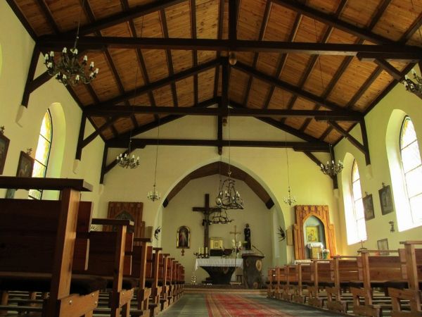 Wnętrze kościoła p.w. św. Józefa Oblubieńca w Hucie Kalnej