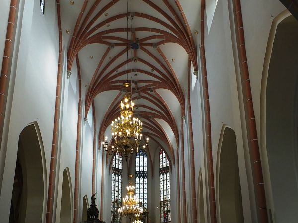 Nawa główna kościoła Piotra i Pawła