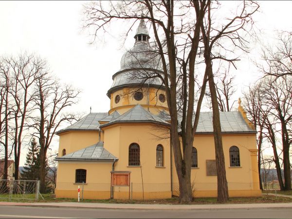 Cerkiew greckokatolicka p.w. Wniebowzięcia Matki Boskiej w Dubiecku . Została zbudowana w 1927, na miejscu wcześniejszej, drewnianej cerkwi z 1774 r. W latach 9