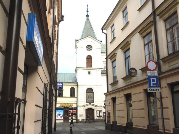 W głębi widoczny kościół św. Ducha.