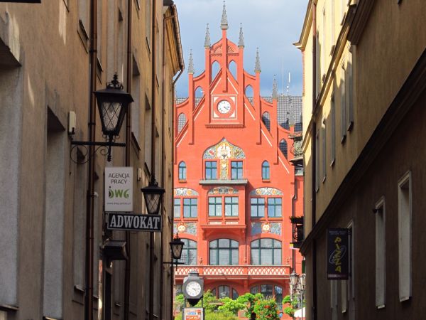 Widok na Ratusz z ulicy Bankowej