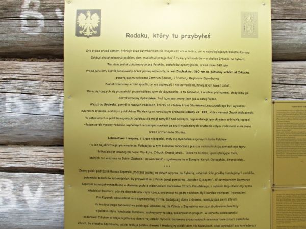 Plastron na temat zbrodni sowieckich przy Chacie Sybiraka