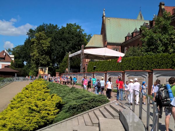 Kraków -Łagiewniki -" Błogosławieni miłosierni ,albowiem oni dostąpią miłosierdzia" -hasło Światowych  Dni Młodzieży .