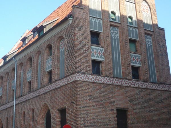 Jeszcze  jeden  spichlerz