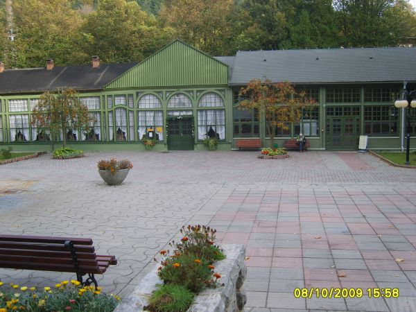 KAWIARNIA ZDROJOWA I PIJALNIA WODY.