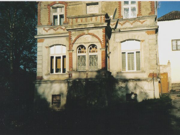 BUDYNEK Z 1904r.w którym była biblioteka,policja,USC,poczta.obecnie własność prywatna.