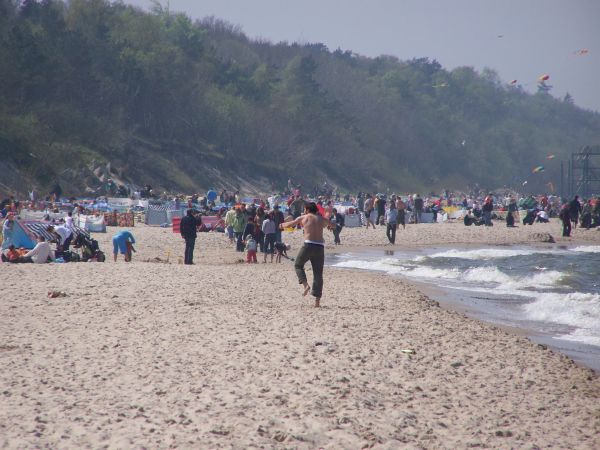 POBIEROWO--MAJOWKA dla aktywnych : puszczamy latawce.