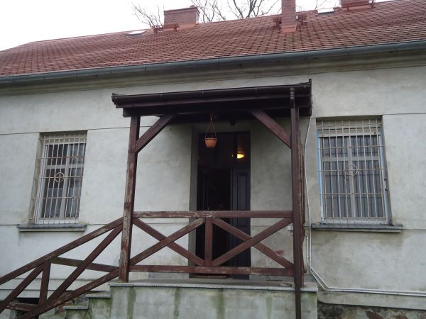 Daw. wikariat, obecnie probostwo - widok od ogrodu.