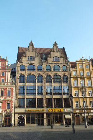 Kamienica nr 39-40 z 1904 r. - dawny dom handlowy