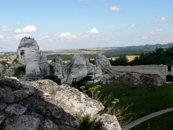 Zamek OGRODZIENIEC **** http://www.zamek-ogrodzieniec.pl/ **** http://zamki.net.pl/zamki/podzamcze/podzamcze.php **** Zamek Ogrodzieniec znajduje się w Podzamcz