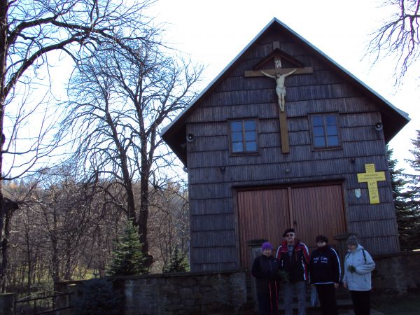 Kościół pw. Znalezienia Krzyża Świętego i Pana Jezusa Ukrzyżowanego, wzniesiony w 1868r. wybudowany w miejscu, gdzie wg legendy rolnik wyorał krzyż. Wewnątrz w