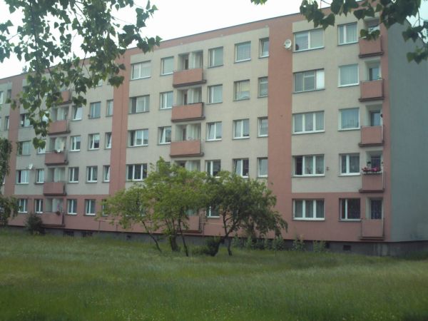 Blok z Lat 70-tych XXw.
Wyczekiwane szumne"M"
tu ul. Legionów Polskich.
