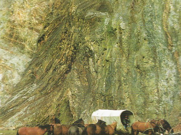 ze zbiorów prywatnych: Urząd Gminy Zarszyn - publikacje promocyjne. Gdyby to było w korycie rzeki San lub Wetliny to uroku dodałby cytat przeboju Jerzego Michot