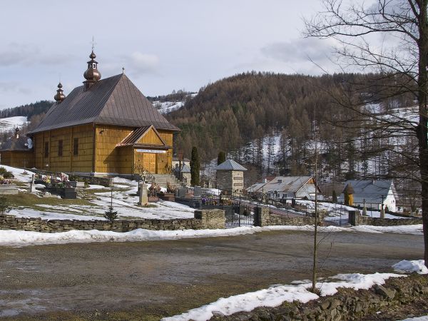 Wierchomla Wielka - Kościół, dawna cerkiew greckokatolicka pw. św. Michała Archanioła.