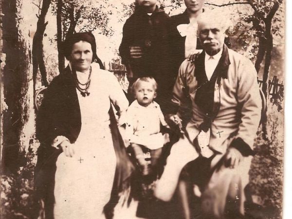 Przodkowie Matysików, a zarazem fundatorzy i budowniczy przedstawionych obiektów...