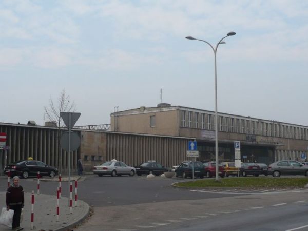 Dworzec Kolejowy w Ostrowie,nareszcie doczekał się remontu.
