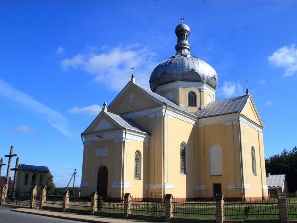Cerkiew parafii grekokat. pw. Chrystusa Zmartwychwstałego. Jest to budynek murowany z 1880 roku. W latach 1915 - 1921 była odbudowana po pożarze. Obecnie jest t