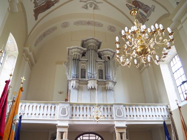 organy dla kościoła w Jaśliskach wyrzeźbił Wojciech Marczak - rzemieślnik artysta, późniejszy brat Walenty w zakonie kapucynów w Sędziszowie Małopolskim, już ja