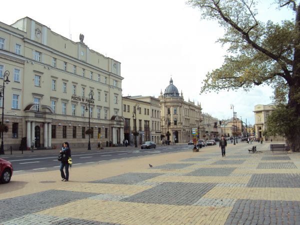 Z Placu Litewskiego widok na Grand Hotel i Krakowskie Przedmieście.