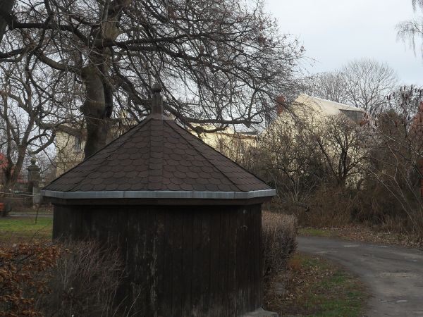 Ujęcie wody jeszcze użytkowane przez miejscową ludność