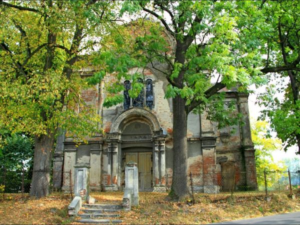 Zrujnowana , murowana cerkiew greckokatolicka , wybudowana w 1904 r. w stylu nowobizantyjskim w Starym Dzikowie. W 2007 r. w jej plenerach kręcono film A. Wajdy