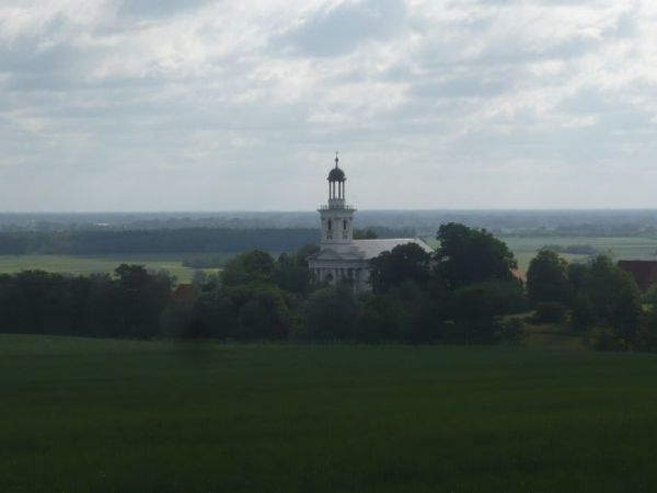 Widok na Brzostków z wału wiślanego