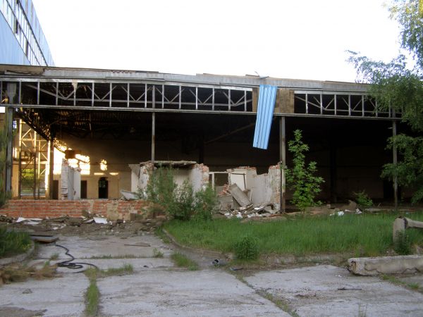 Zdewastowana fabryka domów ul. Północnej   fot.  25