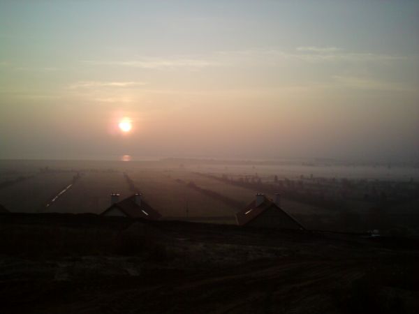 Wschód słońca nad rezerwatem Beka.