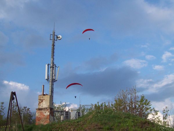 Paralotnie nad Fortem Ostróg