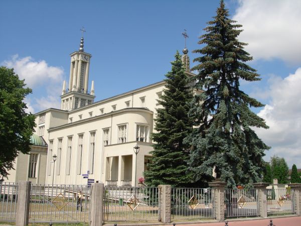 Niepokalanów - Sanktuarium Maryjne.  Bazylika Mniejsza.