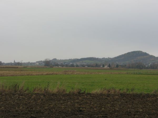 hen : za rzeką Wisłok wieś Bzianka - to już tereny gm. Rymanów, my jeszcze jesteśmy na terenach gminy Haczów a zaraz - po zejściu z mostu na Pielnicy wejdziemy